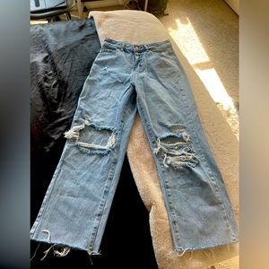 HR Distressed Jeans